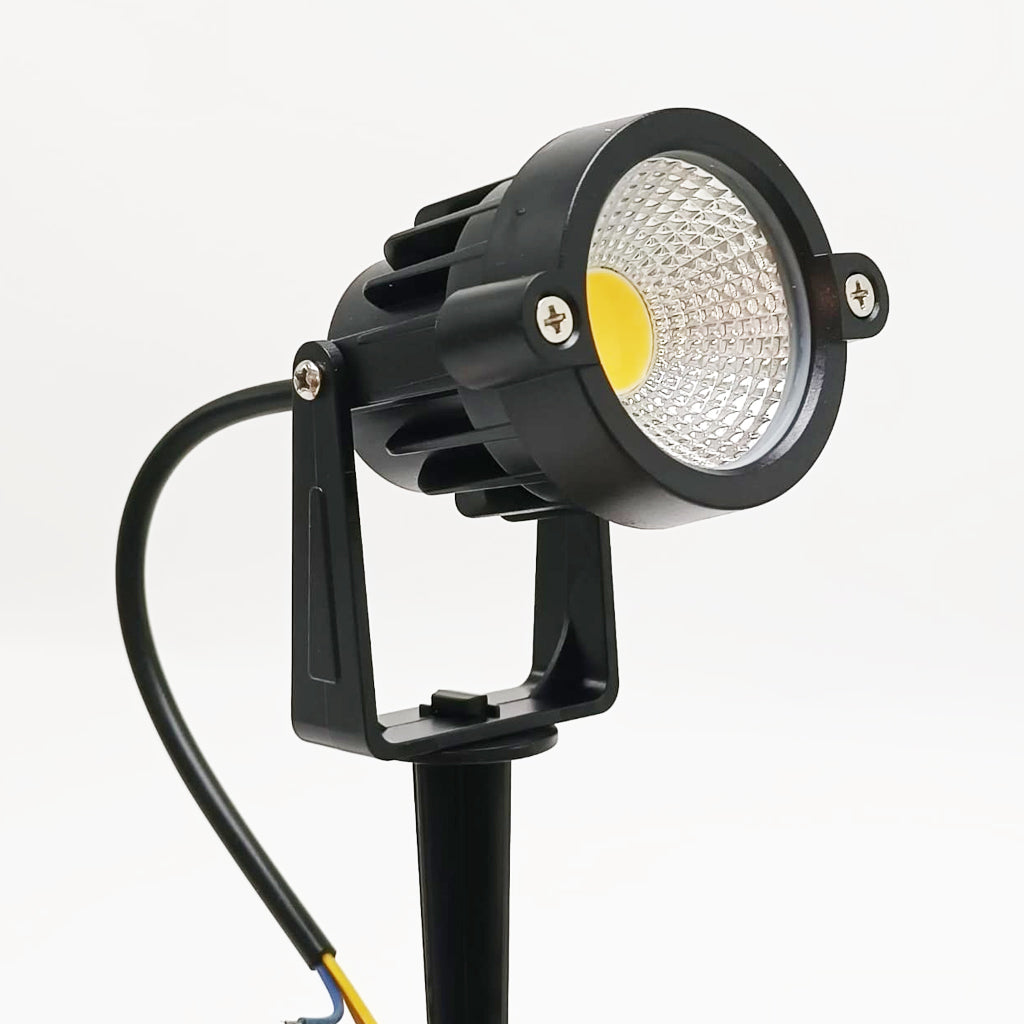Lámpara estaca para jardín color negro | 12 Watts | Luz Calida | 3000k