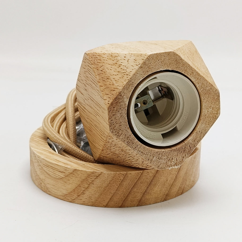 Colgante con socket y canapé de madera