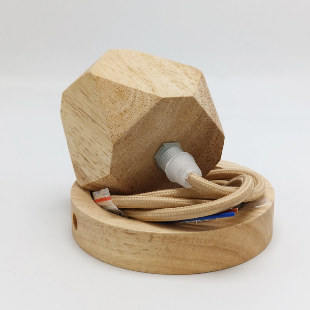 Colgante con socket y canapé de madera